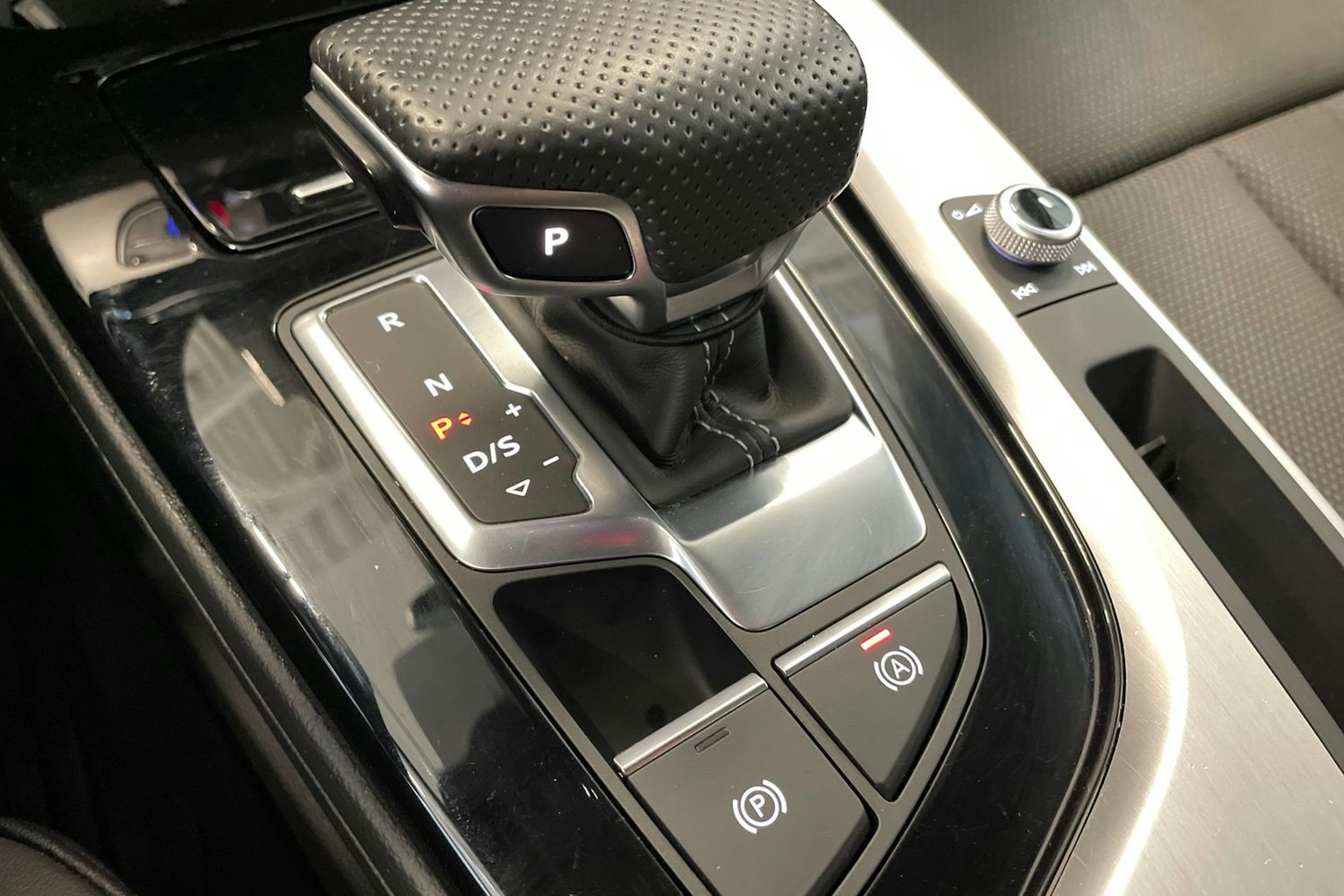 musta Audi A4 2021 kuva 31.