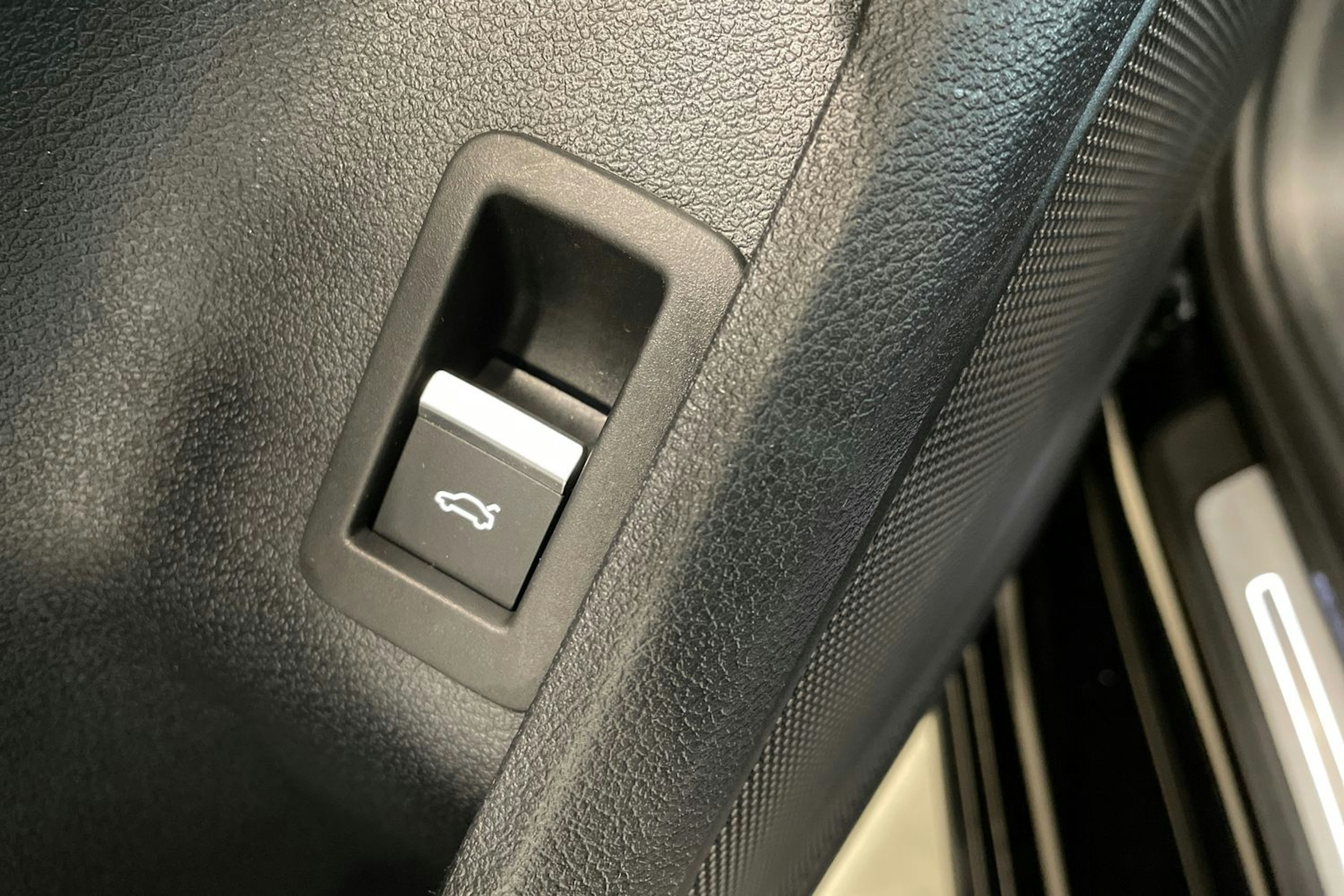 musta Audi A4 2021 kuva 34.