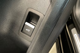 musta Audi A4 2021 kuva 34.