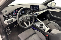 valkoinen Audi A4 2021 kuva 6.