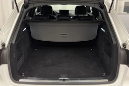valkoinen Audi A4 2021 kuva 26.
