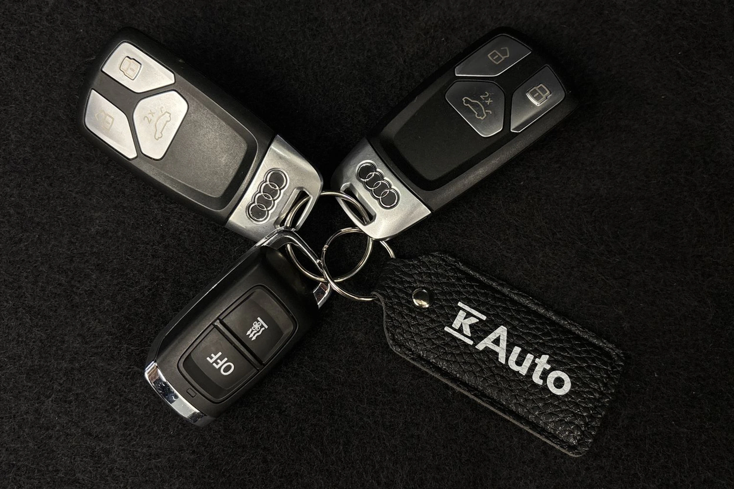 valkoinen Audi A4 2021 kuva 29.