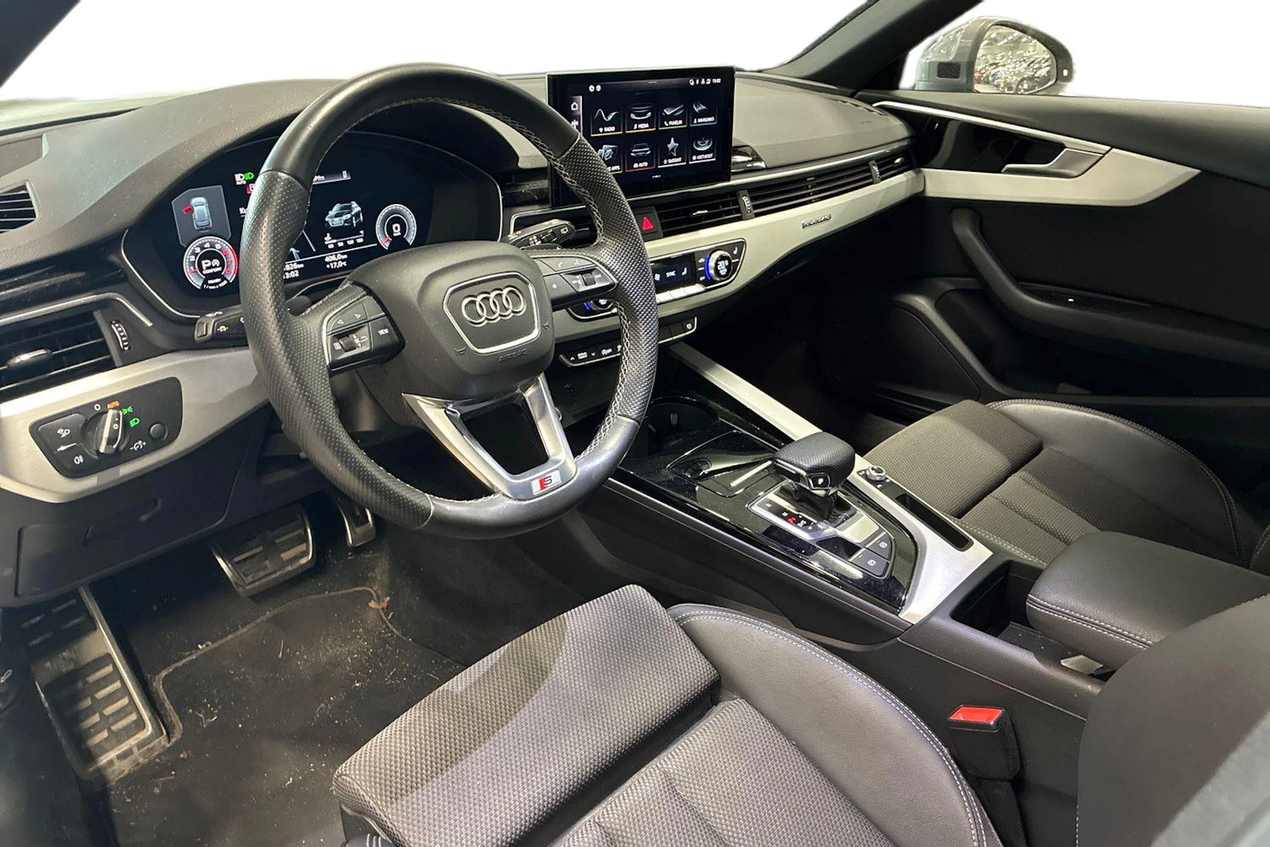 vihreä Audi A4 2021 kuva 3.