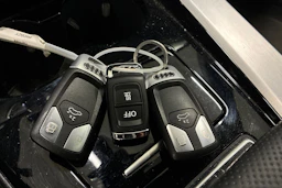 vihreä Audi A4 2021 kuva 6.