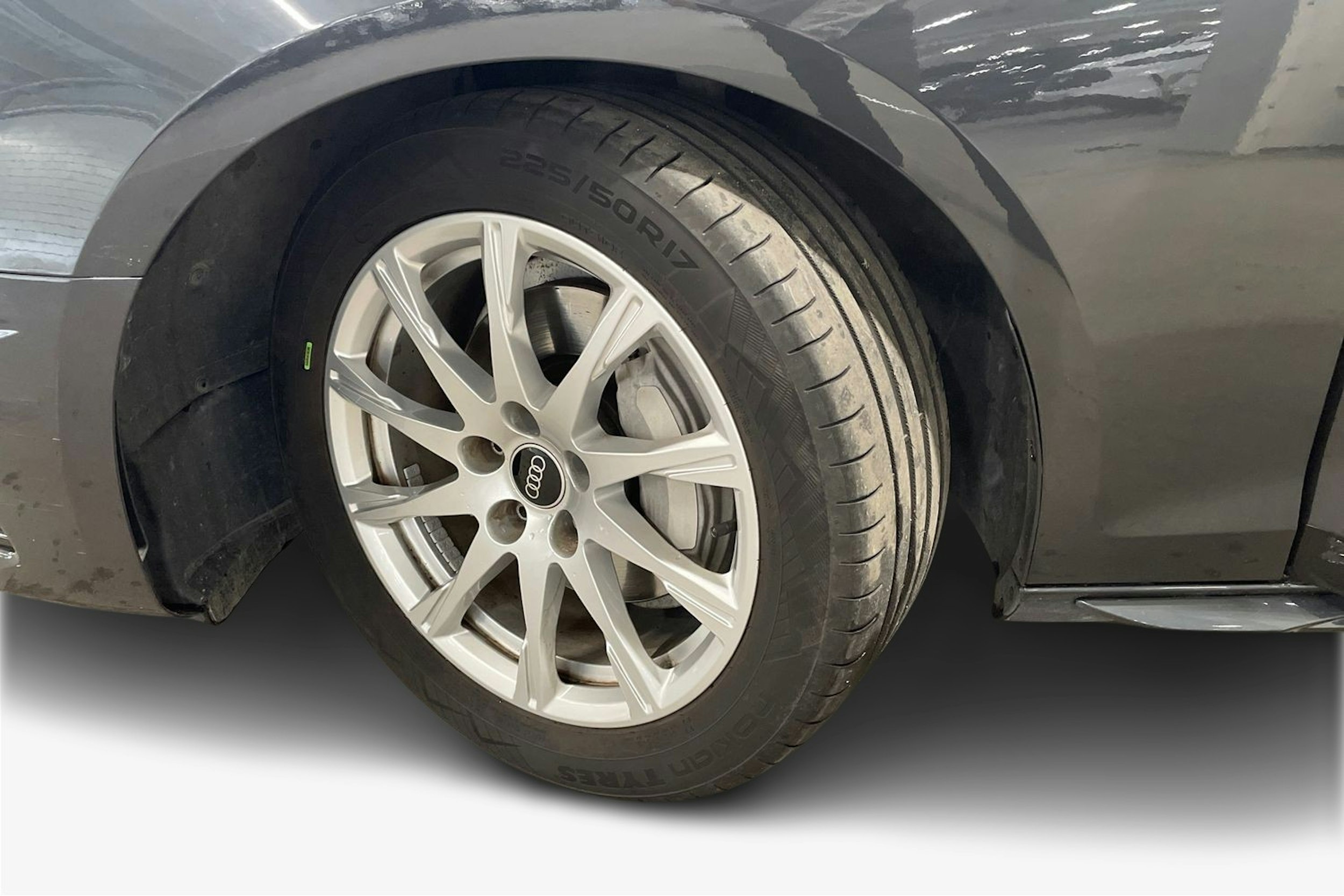 Harmaa Audi A4 2021 kuva 11.
