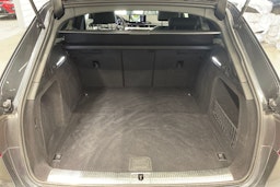 Harmaa Audi A4 2021 kuva 14.