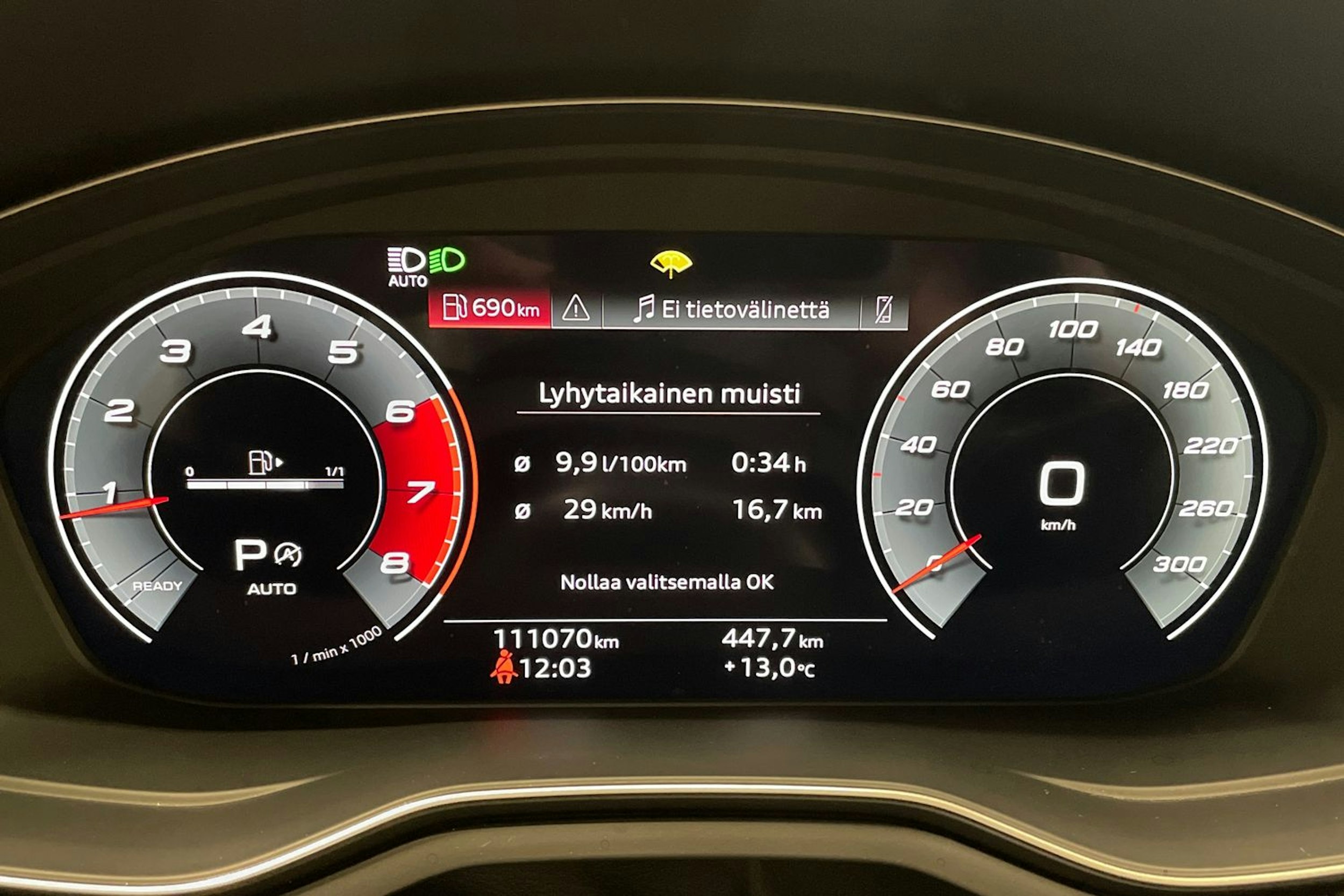 Harmaa Audi A4 2021 kuva 15.