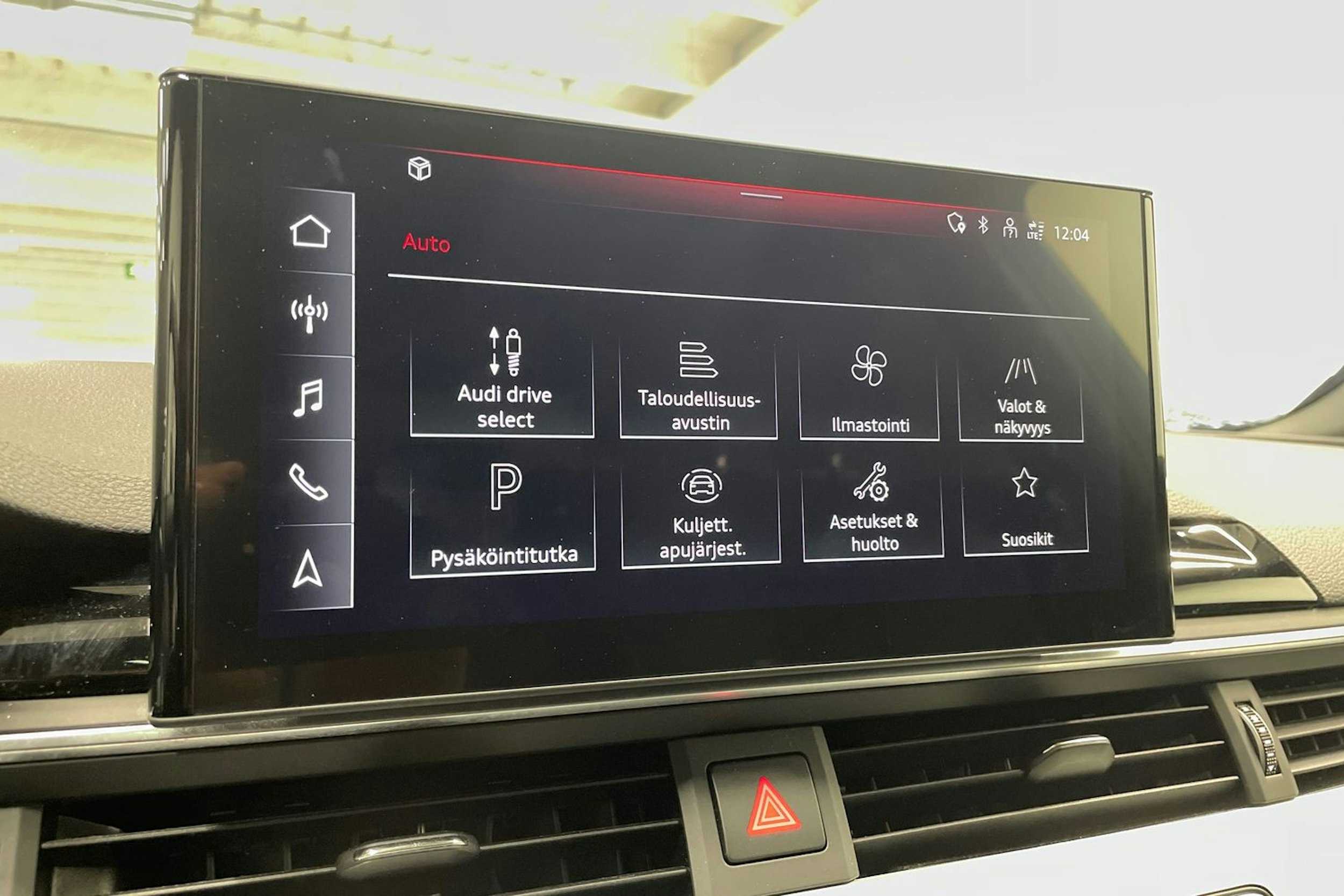 Harmaa Audi A4 2021 kuva 20.