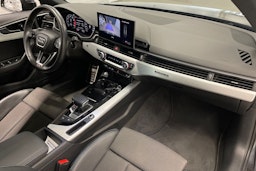 Harmaa Audi A4 2021 kuva 30.