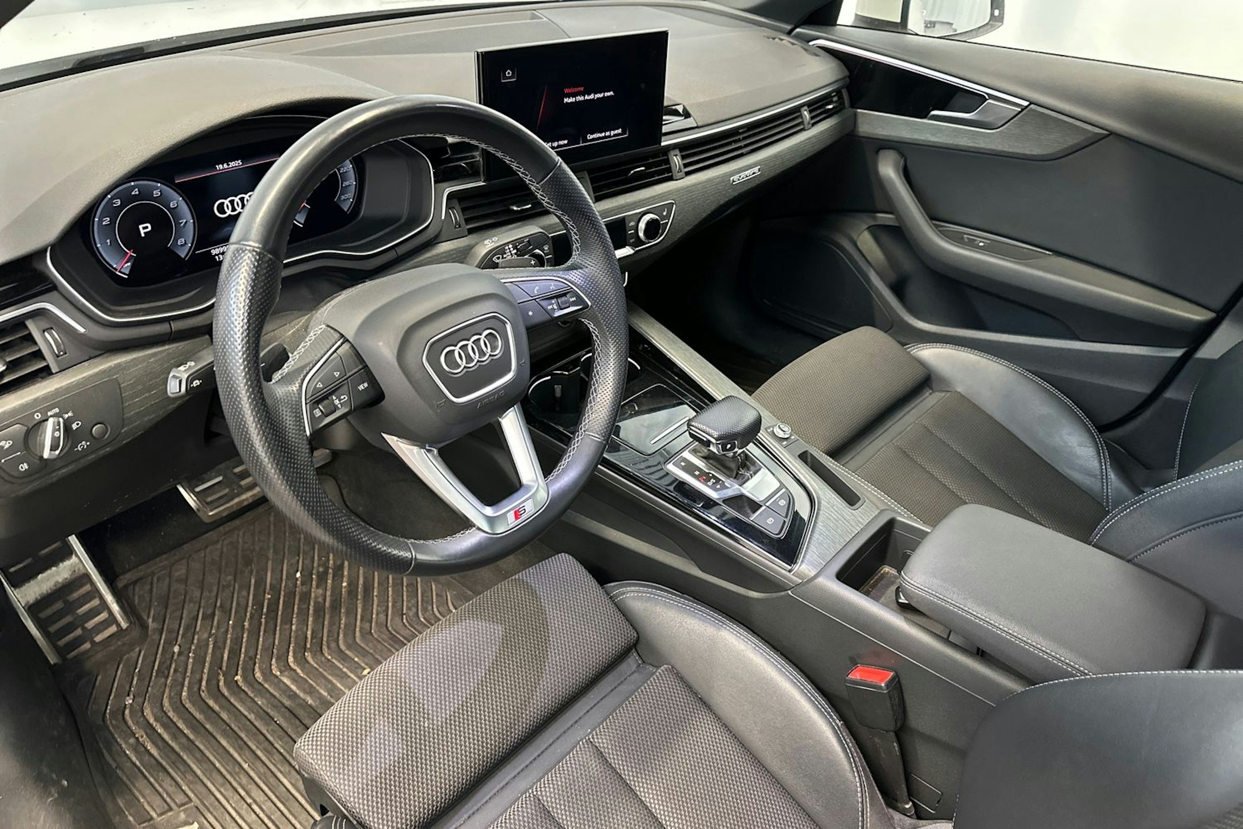 valkoinen Audi A4 2021 kuva 3.