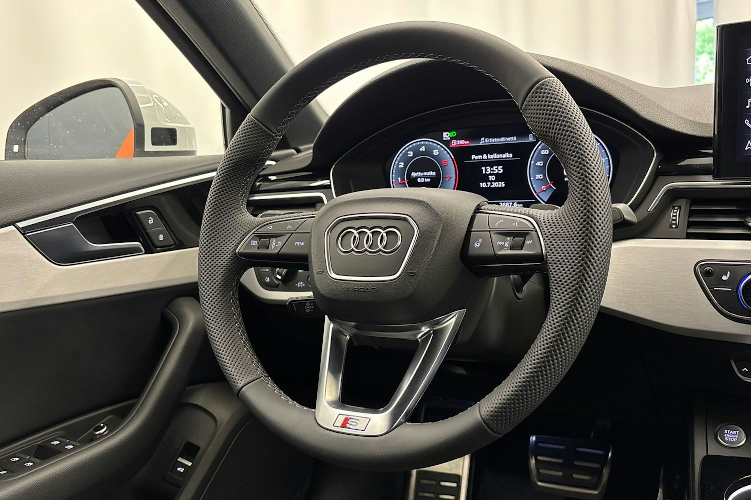 met. valkoinen Audi A4 2021 kuva 19.