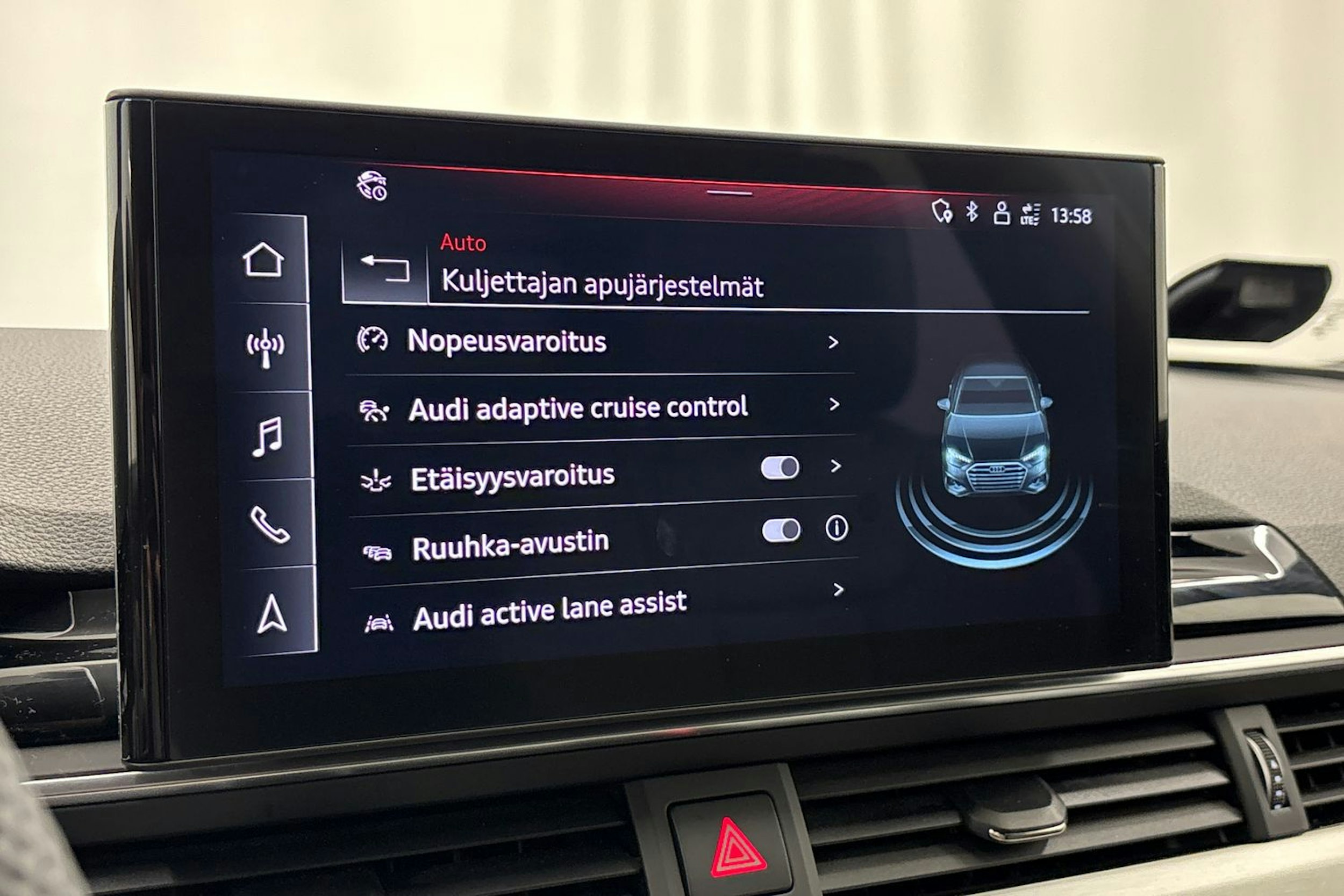 met. valkoinen Audi A4 2021 kuva 23.