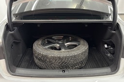 met. valkoinen Audi A4 2021 kuva 26.