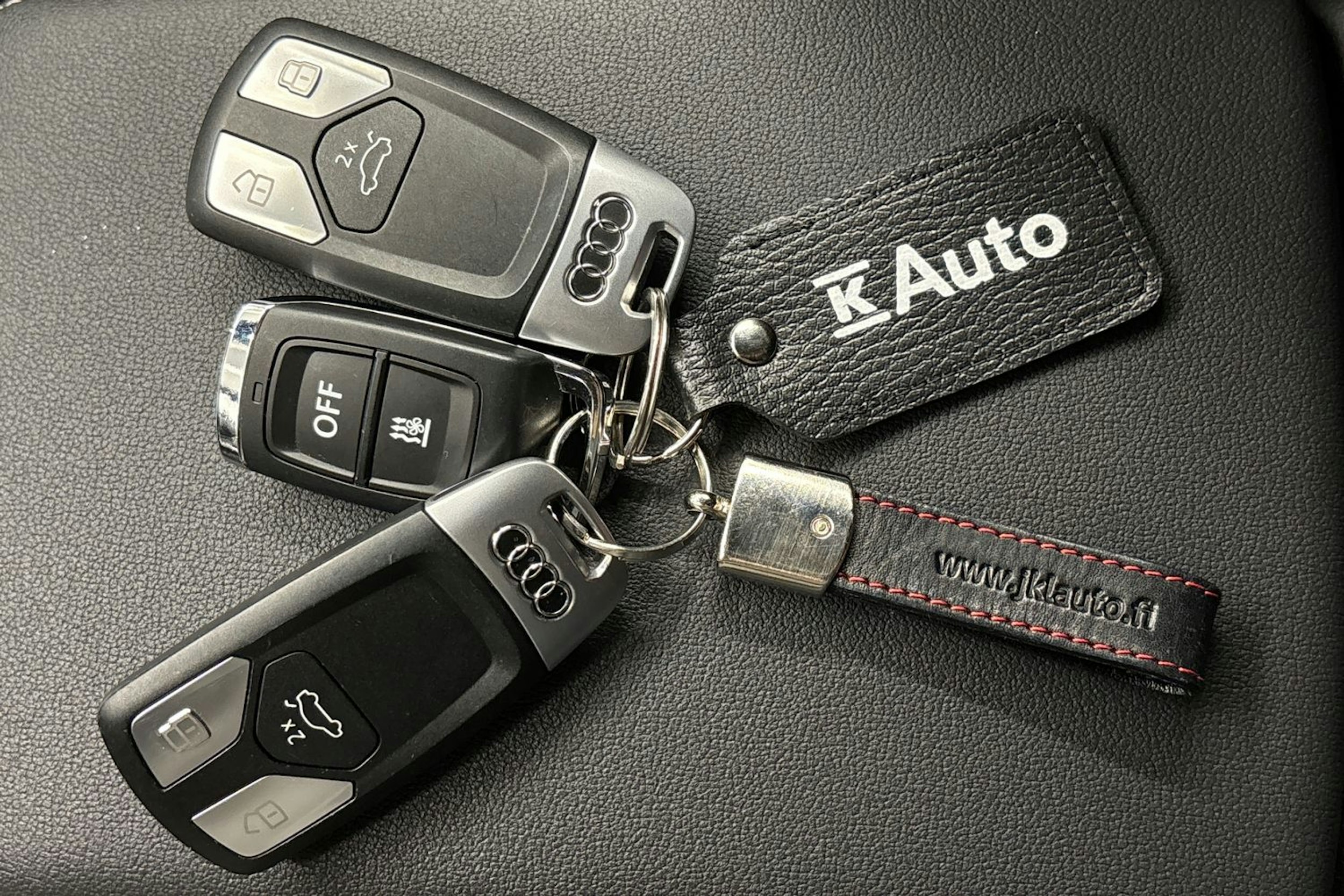 met. valkoinen Audi A4 2021 kuva 28.