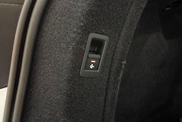 valkoinen Audi A4 2021 kuva 14.