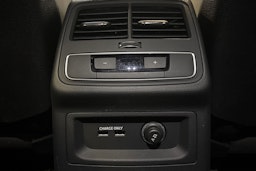 valkoinen Audi A4 2021 kuva 16.