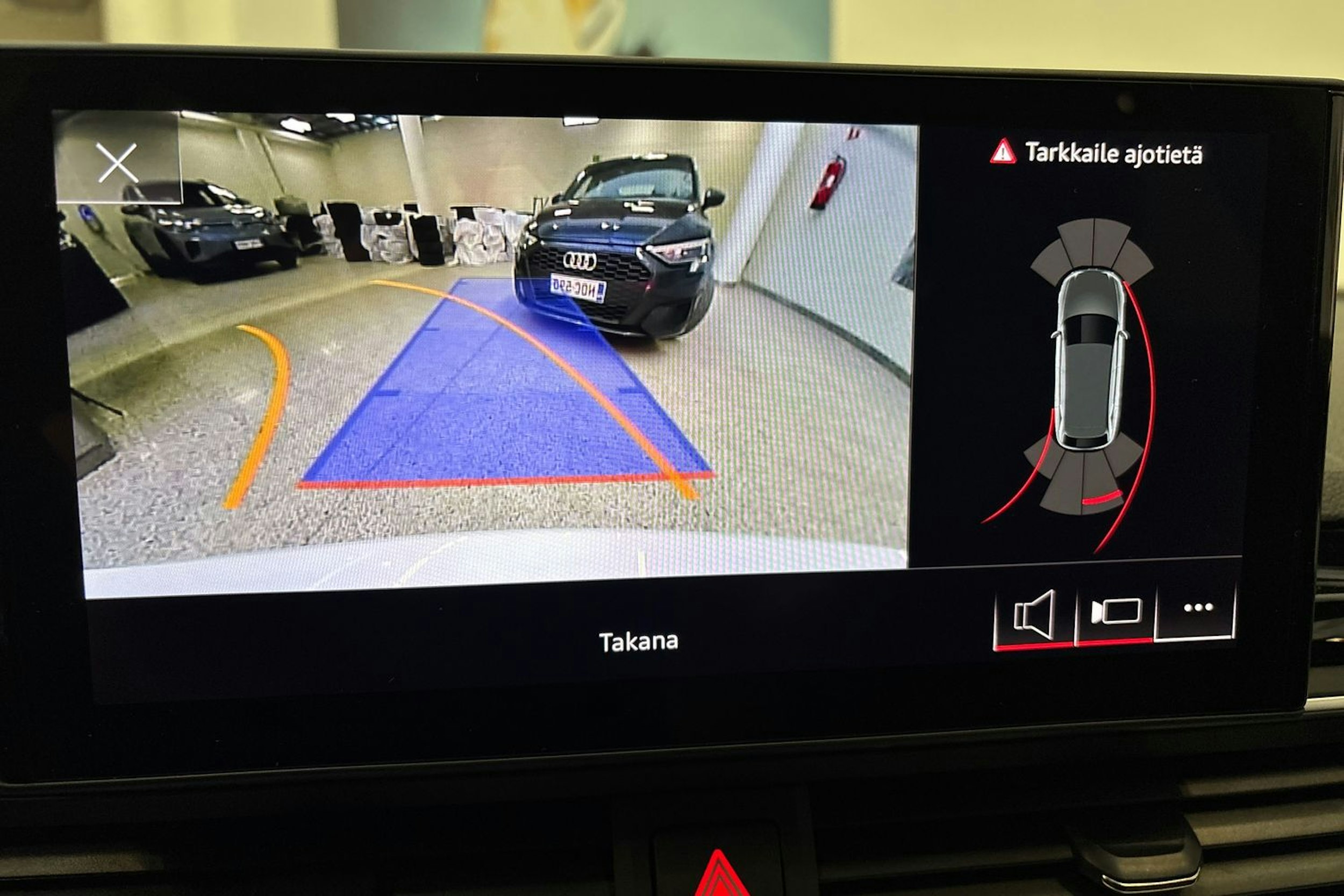 valkoinen Audi A4 2021 kuva 22.