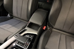 valkoinen Audi A4 2021 kuva 27.