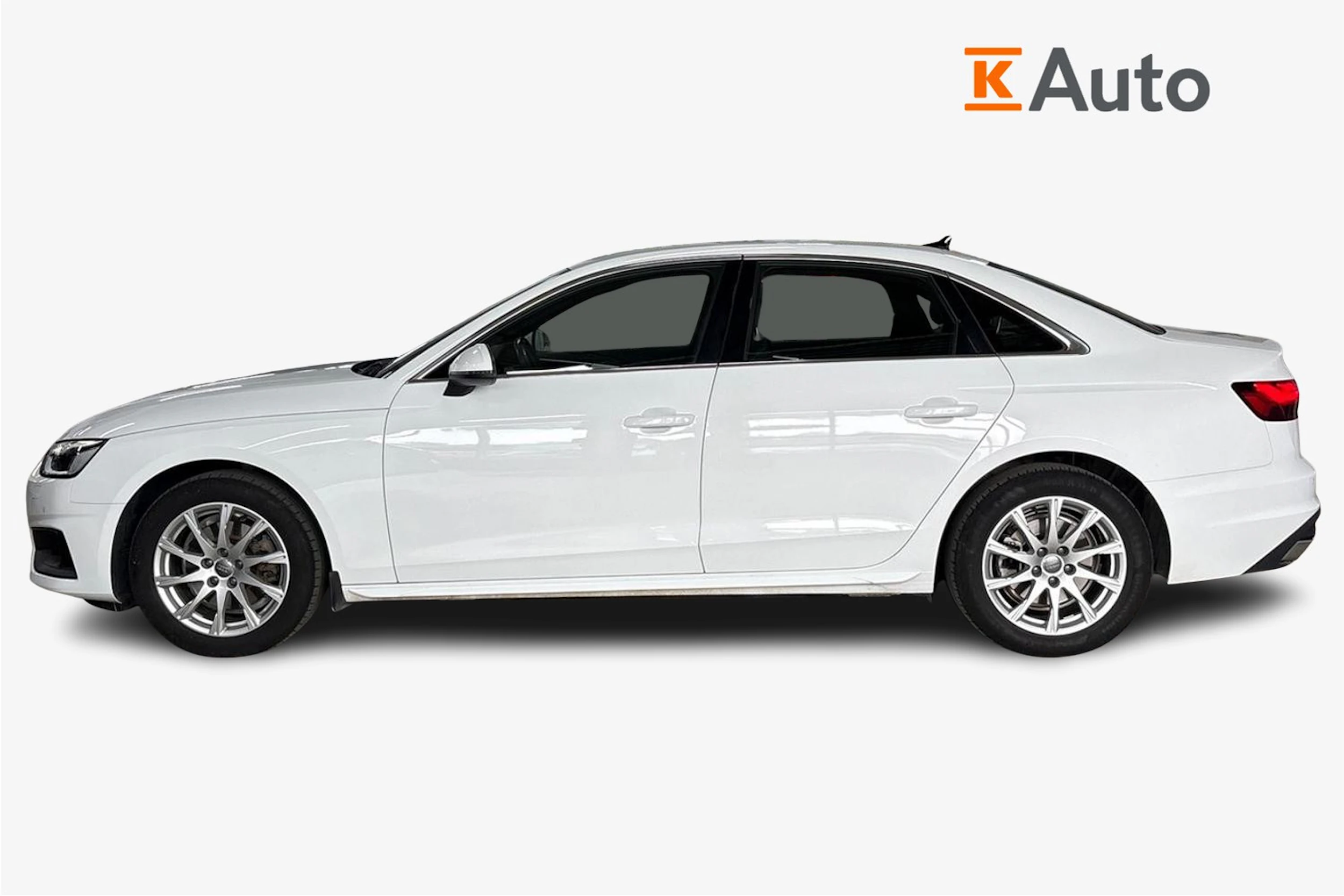 Valkoinen Audi A4 2021 kuva 7.