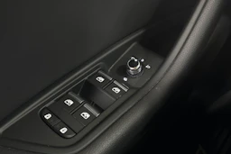 Valkoinen Audi A4 2021 kuva 27.