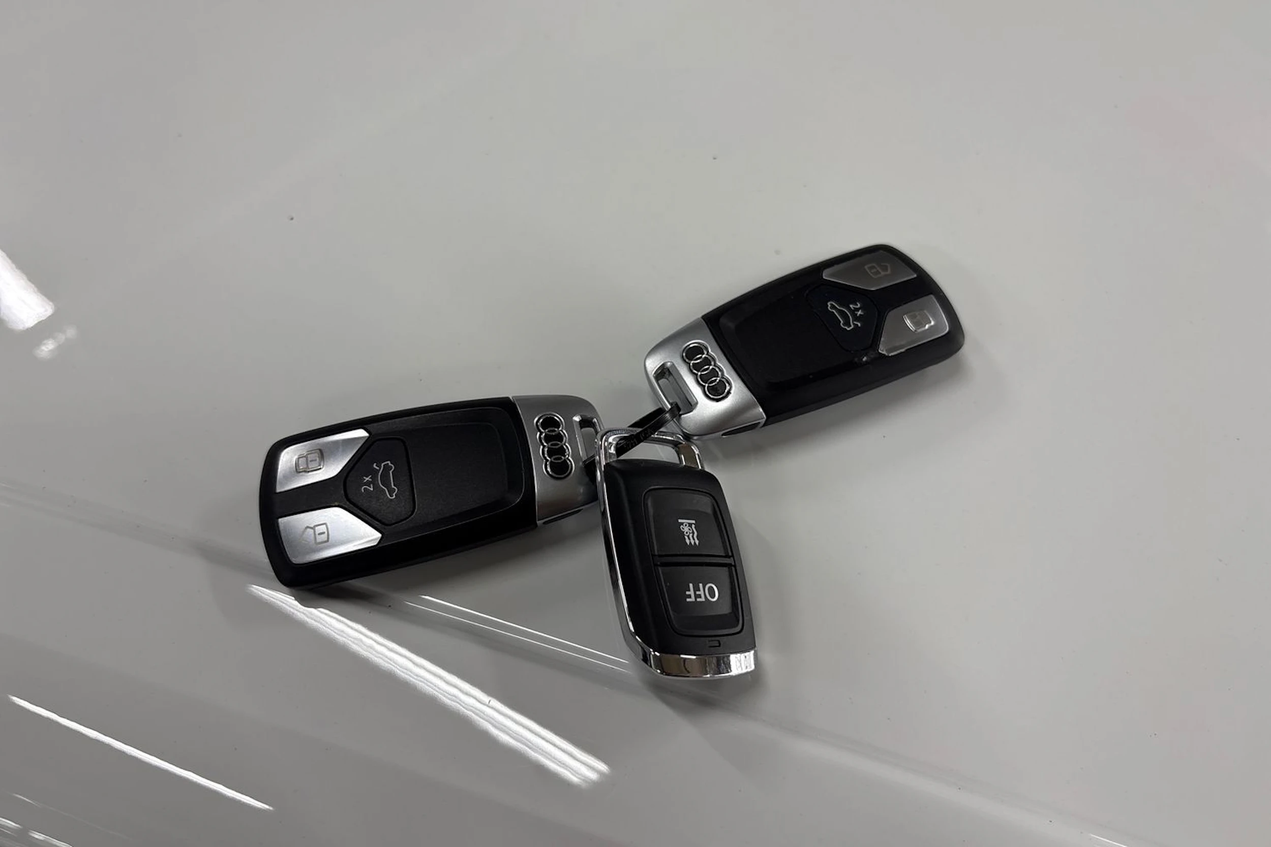 Valkoinen Audi A4 2021 kuva 35.