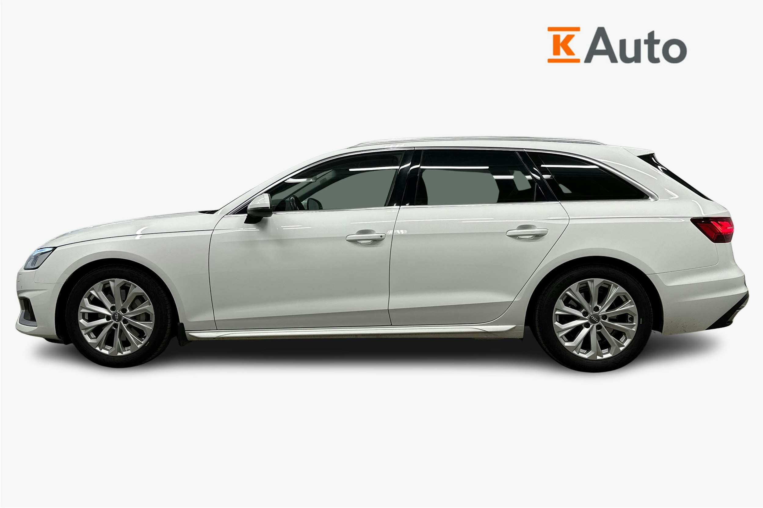 valkoinen Audi A4 2021 kuva 6.