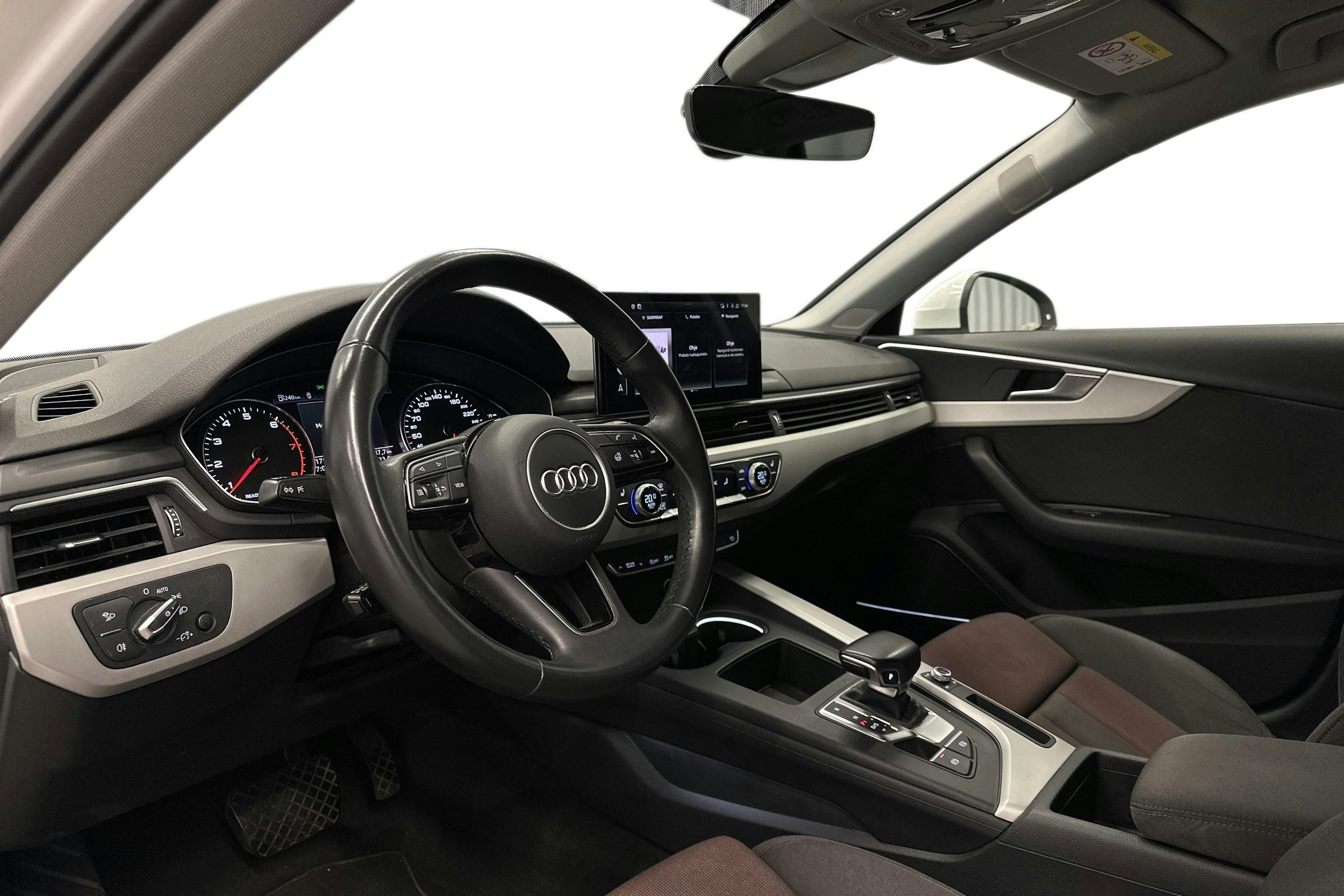 valkoinen Audi A4 2021 kuva 7.