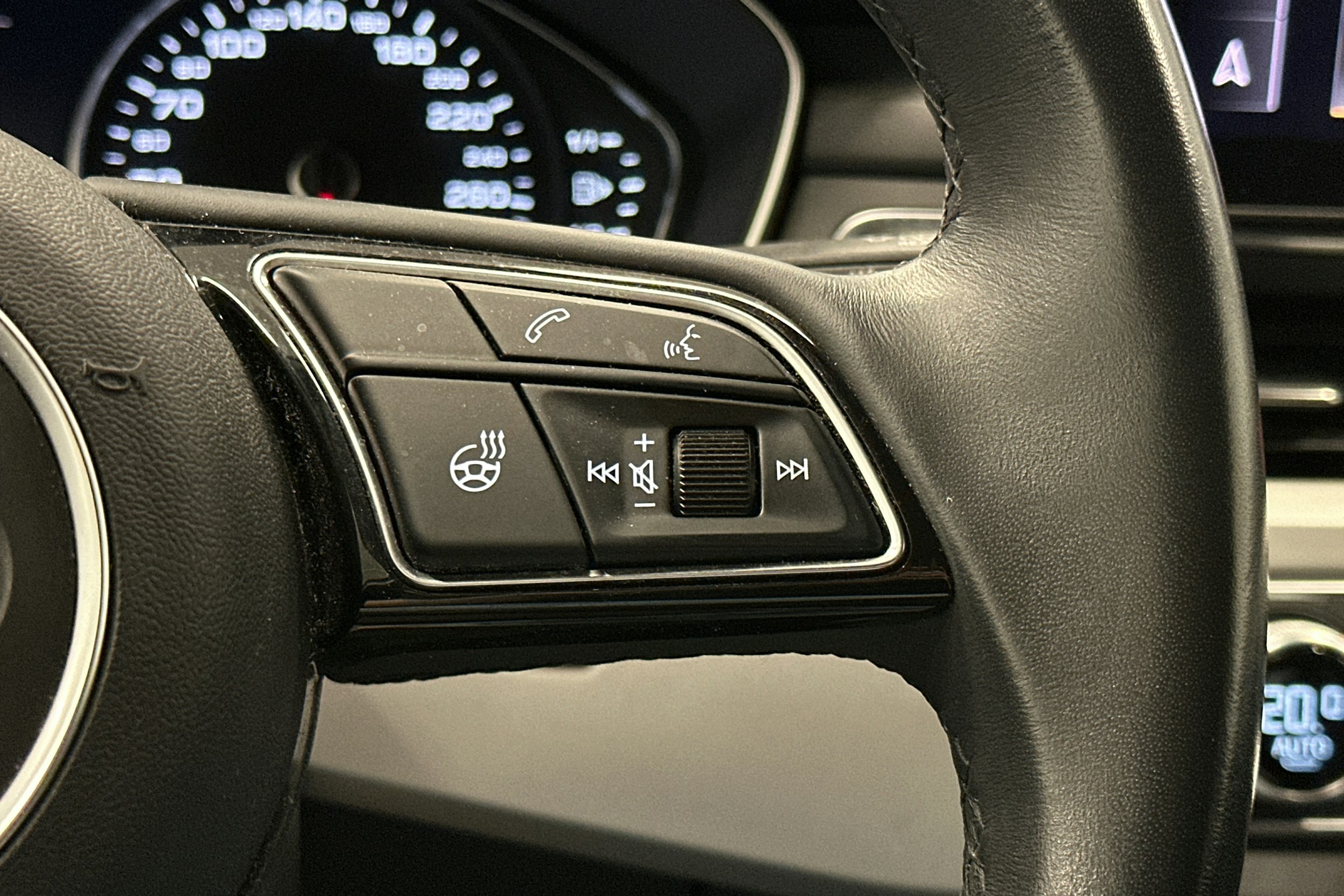 valkoinen Audi A4 2021 kuva 21.