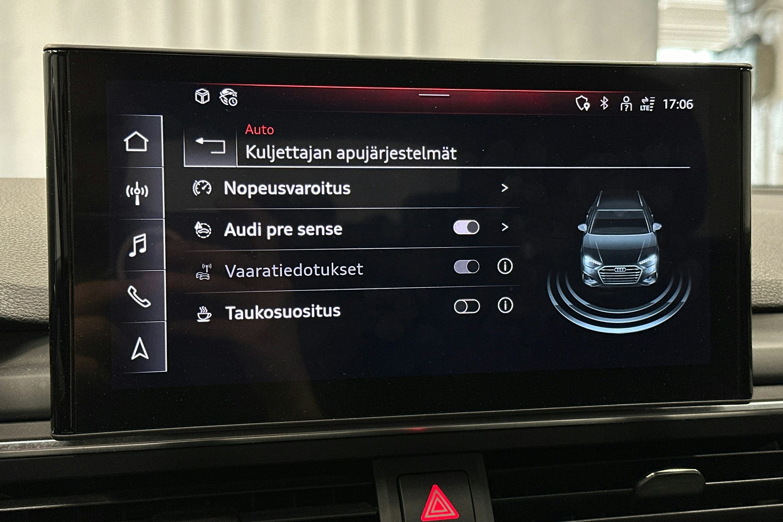 valkoinen Audi A4 2021 kuva 27.