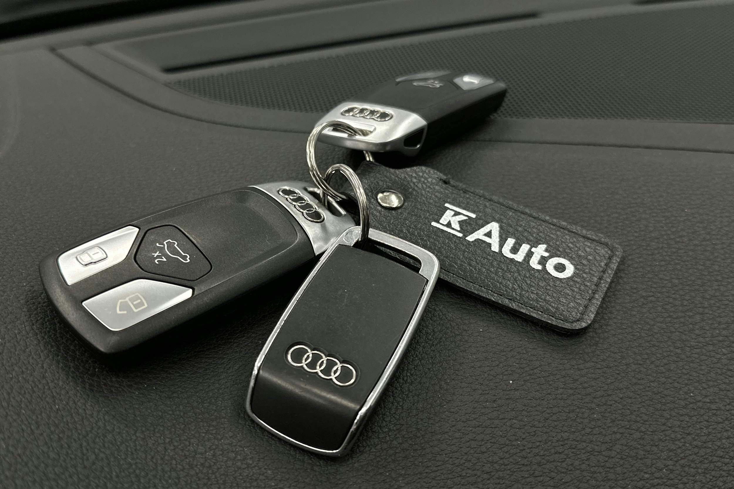 valkoinen Audi A4 2021 kuva 31.