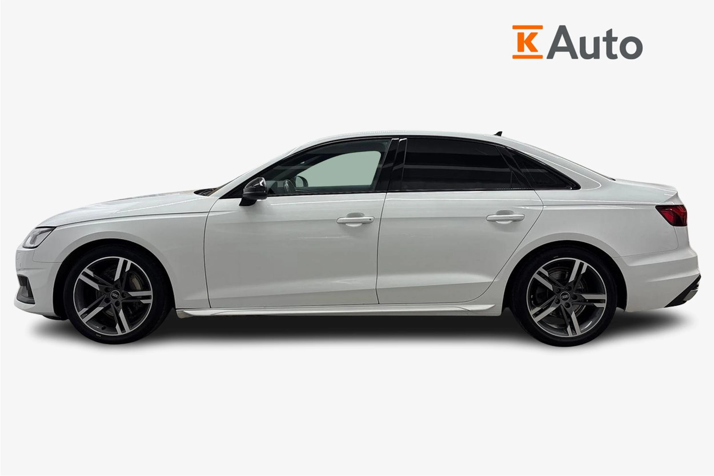 valkoinen Audi A4 2021 kuva 7.