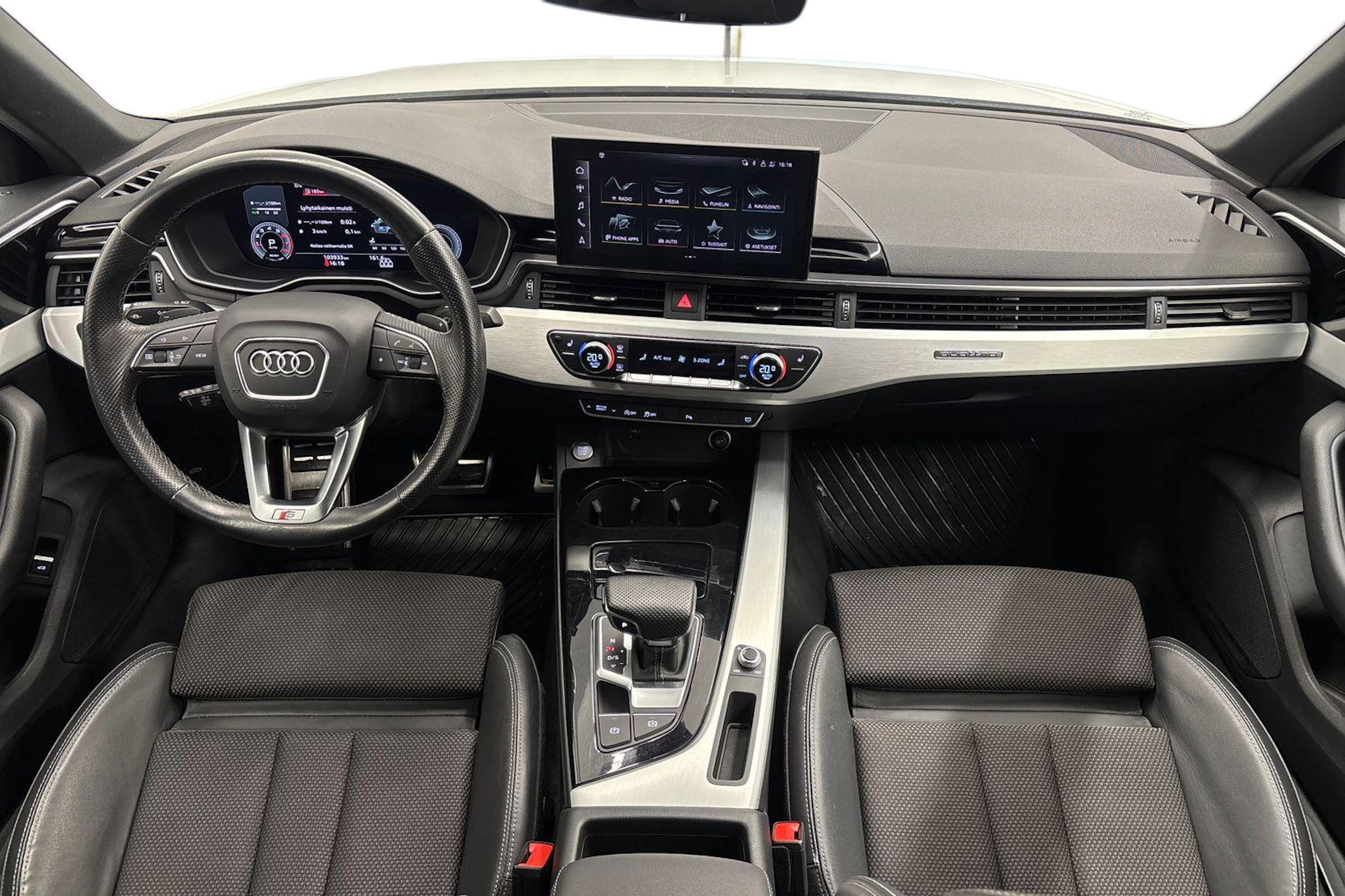valkoinen Audi A4 2021 kuva 9.