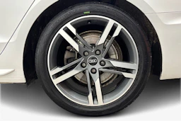 valkoinen Audi A4 2021 kuva 12.