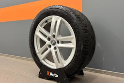 valkoinen Audi A4 2021 kuva 13.