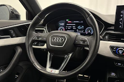 valkoinen Audi A4 2021 kuva 16.