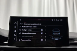 valkoinen Audi A4 2021 kuva 24.