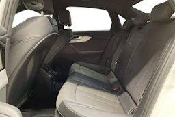 valkoinen Audi A4 2021 kuva 8.