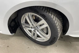 valkoinen Audi A4 2021 kuva 10.