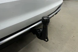 valkoinen Audi A4 2021 kuva 13.