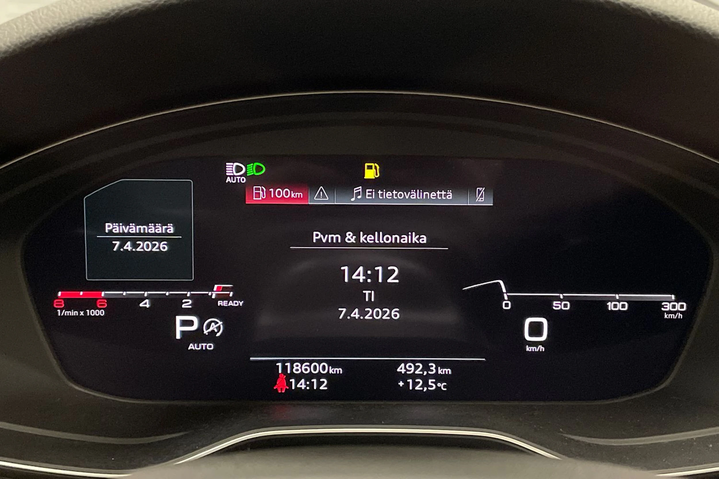 valkoinen Audi A4 2021 kuva 14.