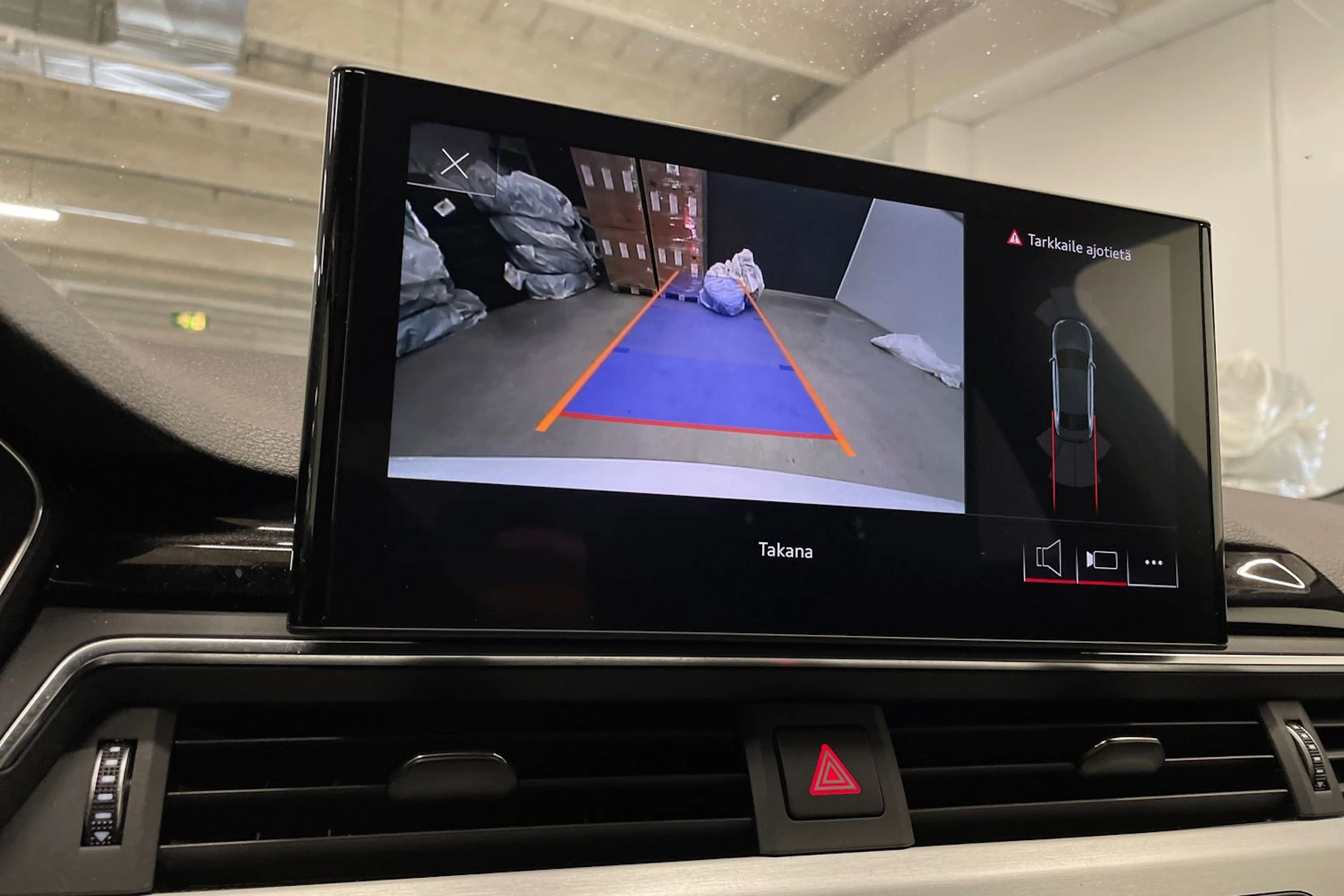 valkoinen Audi A4 2021 kuva 20.