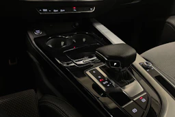 valkoinen Audi A4 2021 kuva 22.