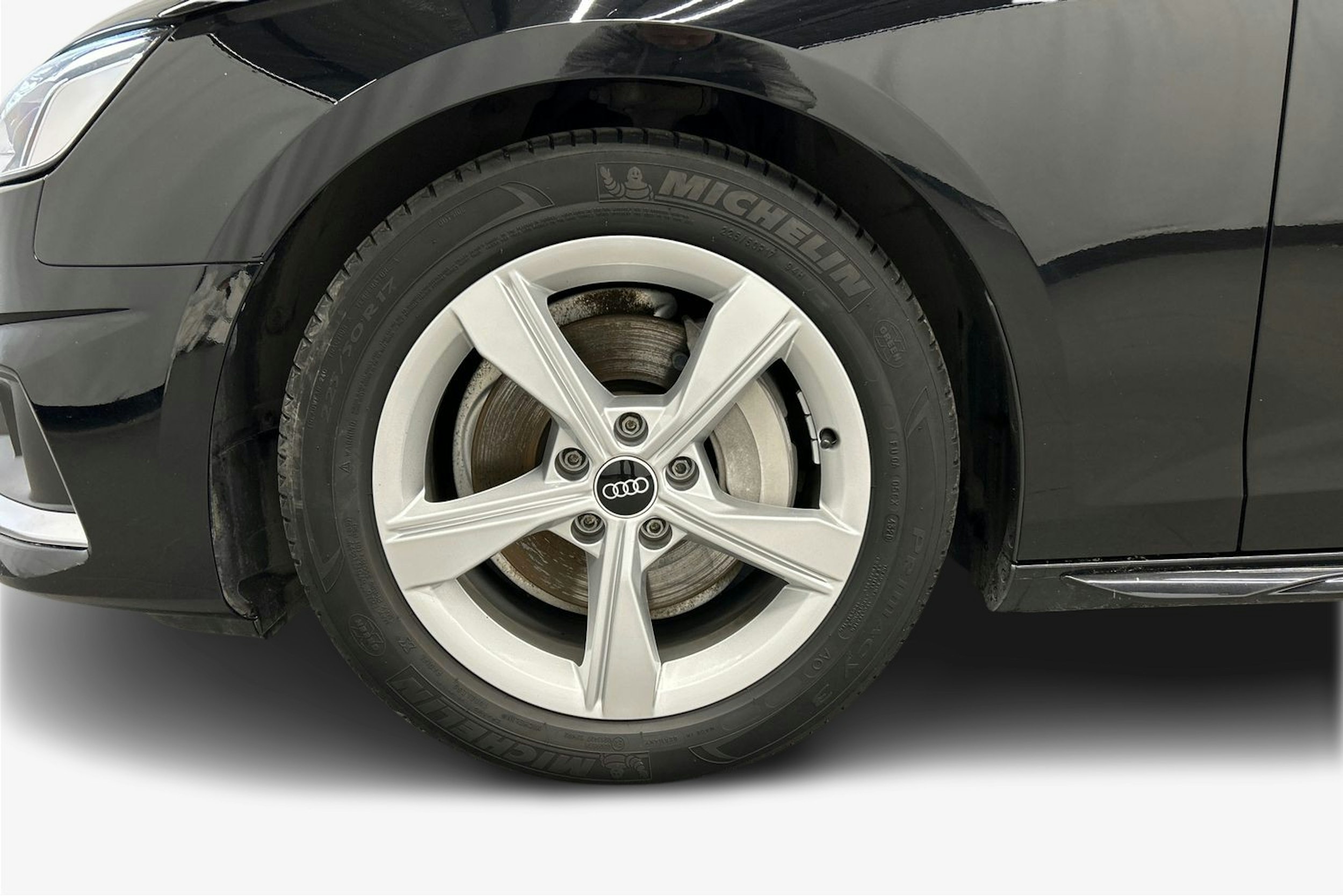 musta Audi A4 2021 kuva 11.
