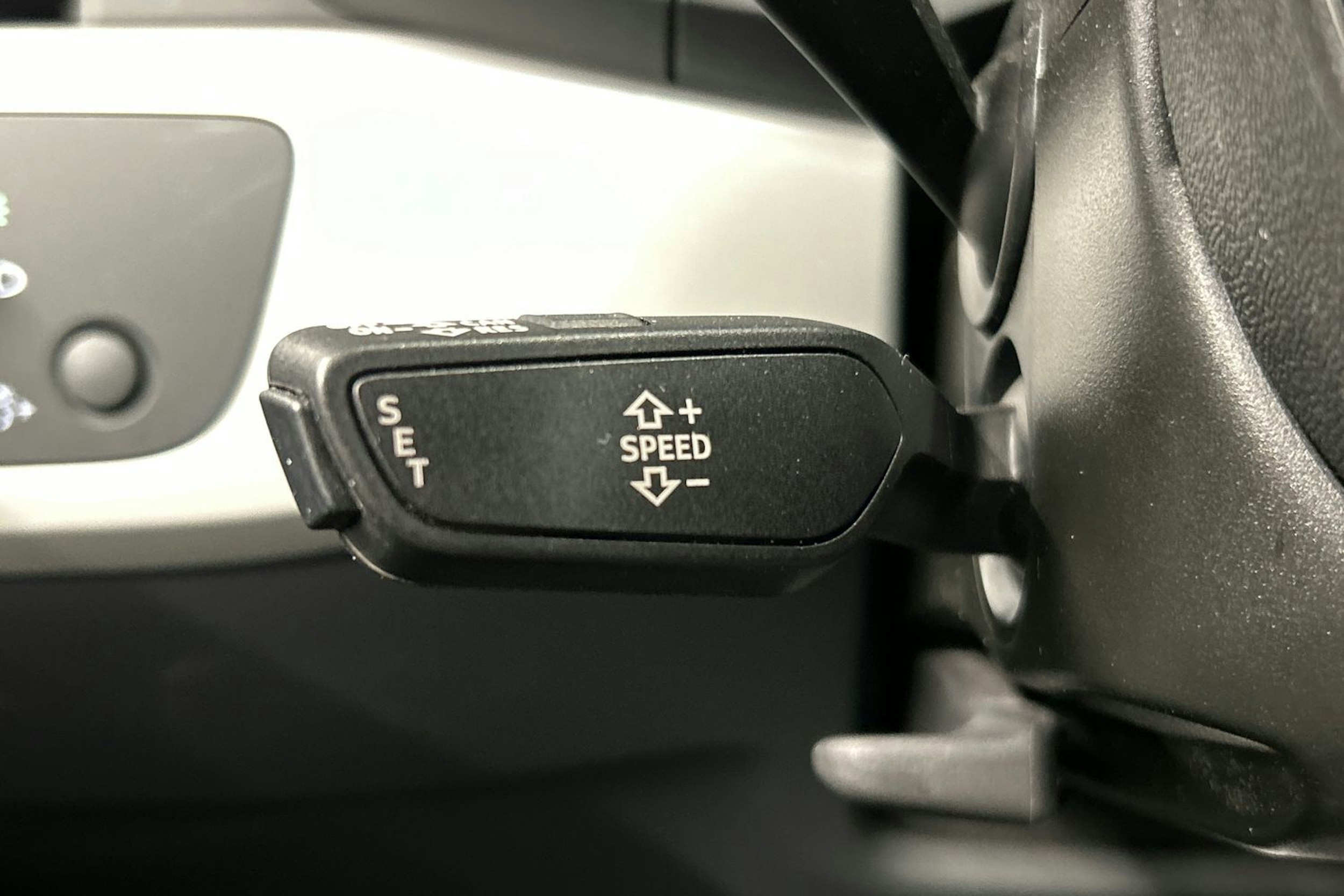 musta Audi A4 2021 kuva 21.