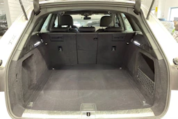 valkoinen Audi A4 2021 kuva 12.