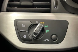 valkoinen Audi A4 2021 kuva 23.