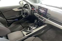 Valkoinen Audi A4 2021 kuva 15.