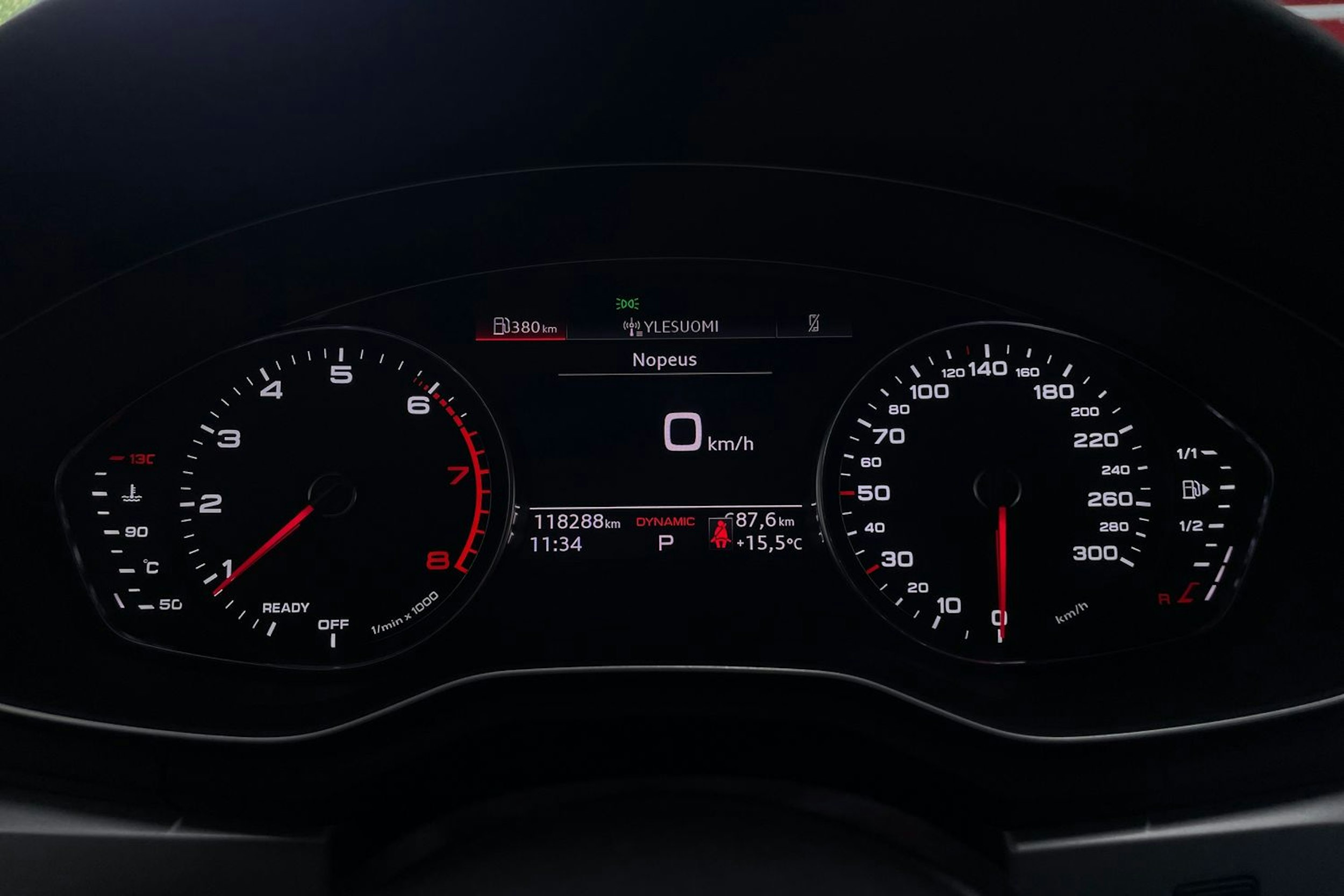 Valkoinen Audi A4 2021 kuva 19.