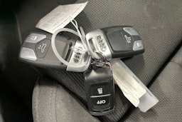 Valkoinen Audi A4 2021 kuva 25.