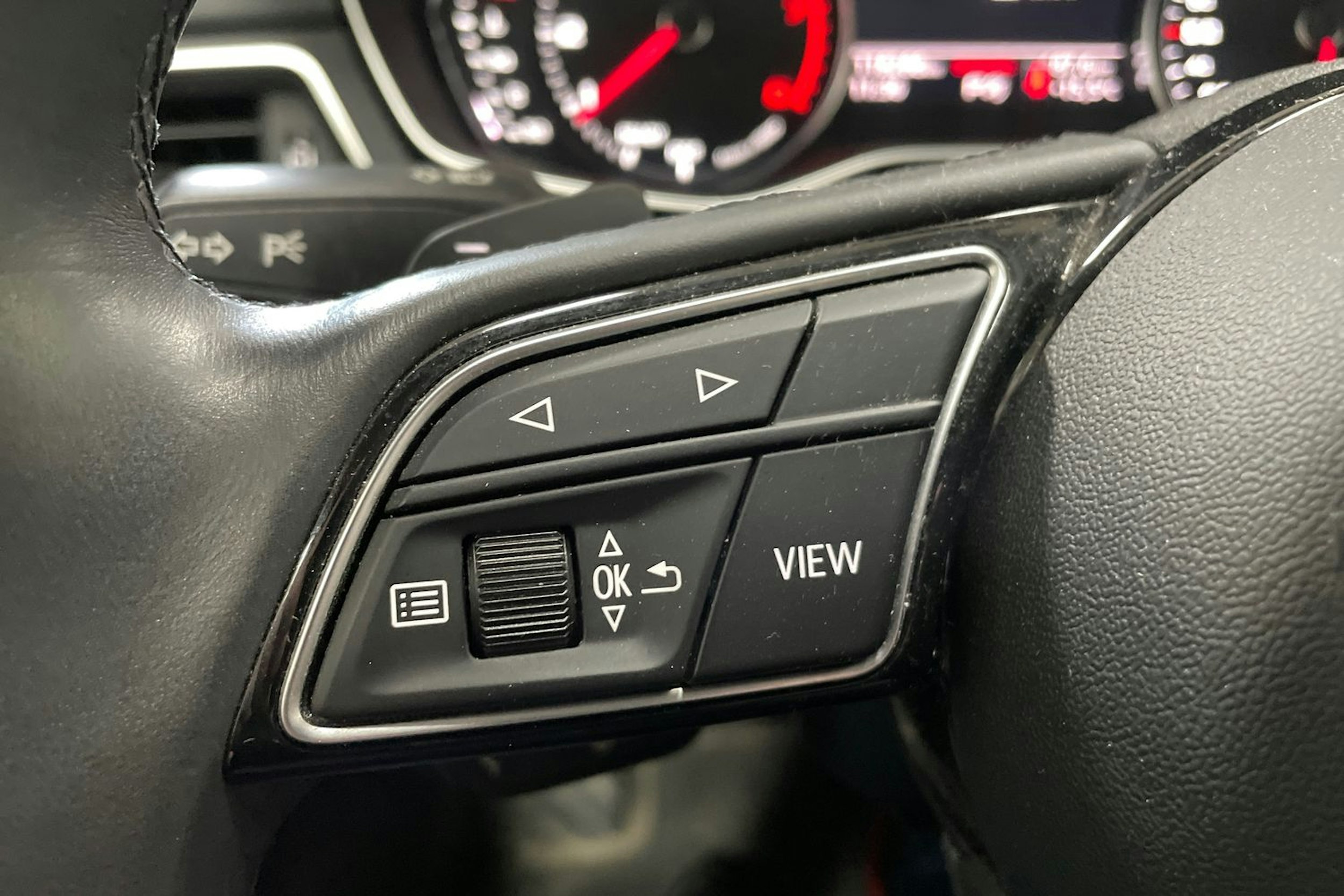 Valkoinen Audi A4 2021 kuva 27.